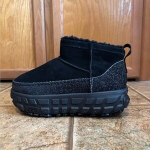 NWOT UGG Venture Daze Ultra Mini boots sz 6M/7W